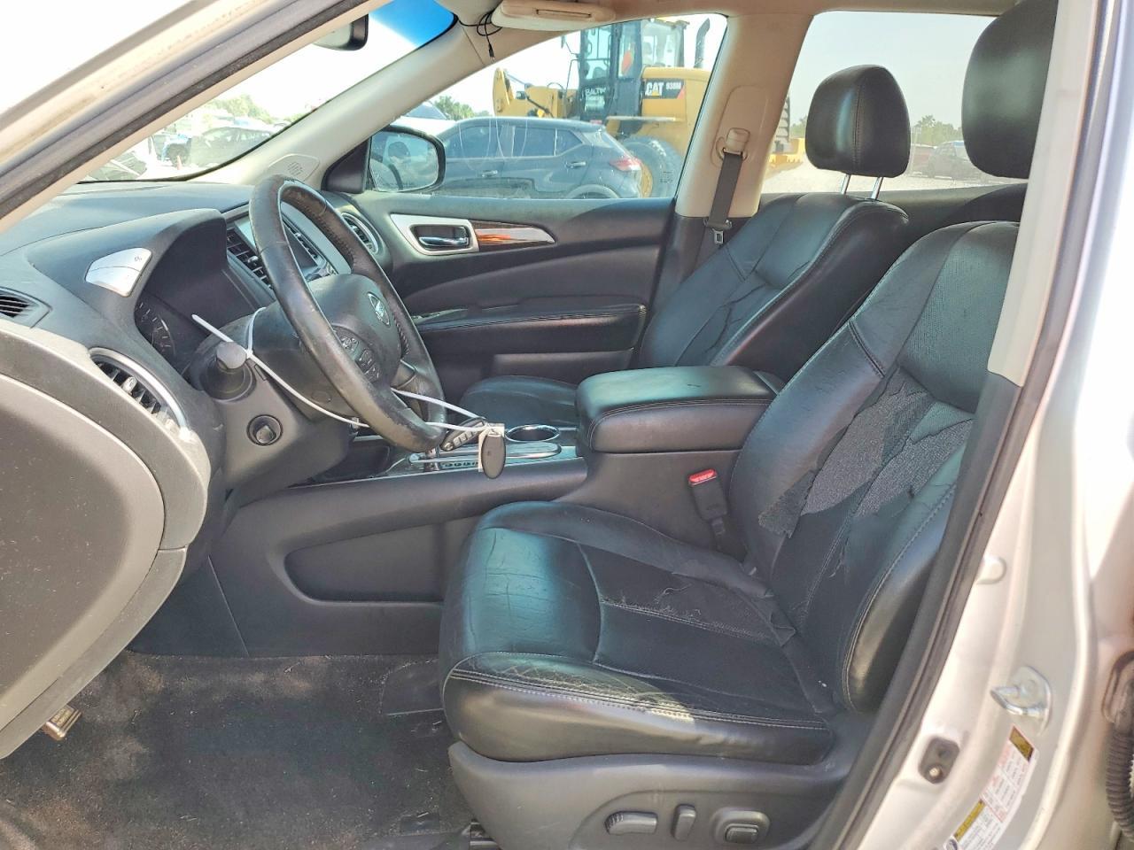 2013 Nissan Pathfinder S - Image 7