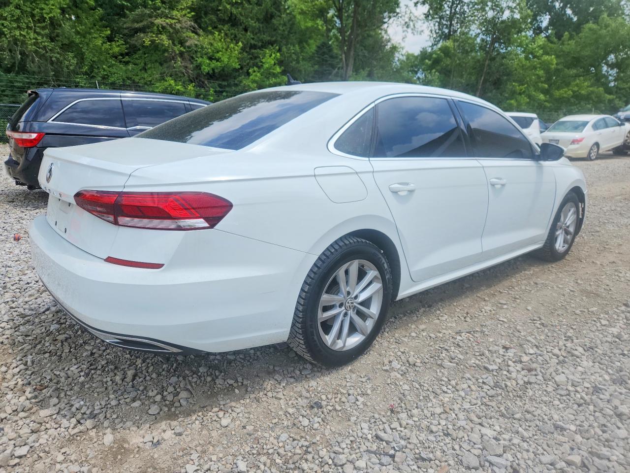 2020 Volkswagen Passat Se - Image 3