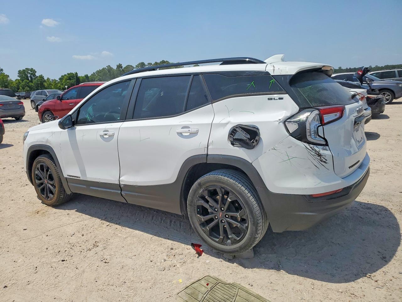 2022 GMC Terrain Sle - Image 2