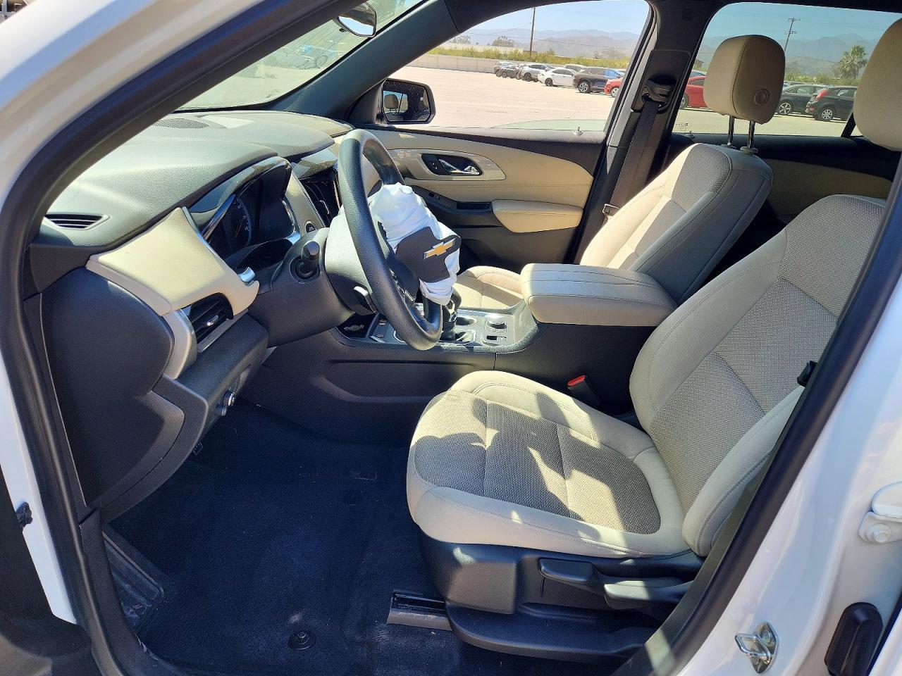 2022 Chevrolet Traverse Ls - Image 7
