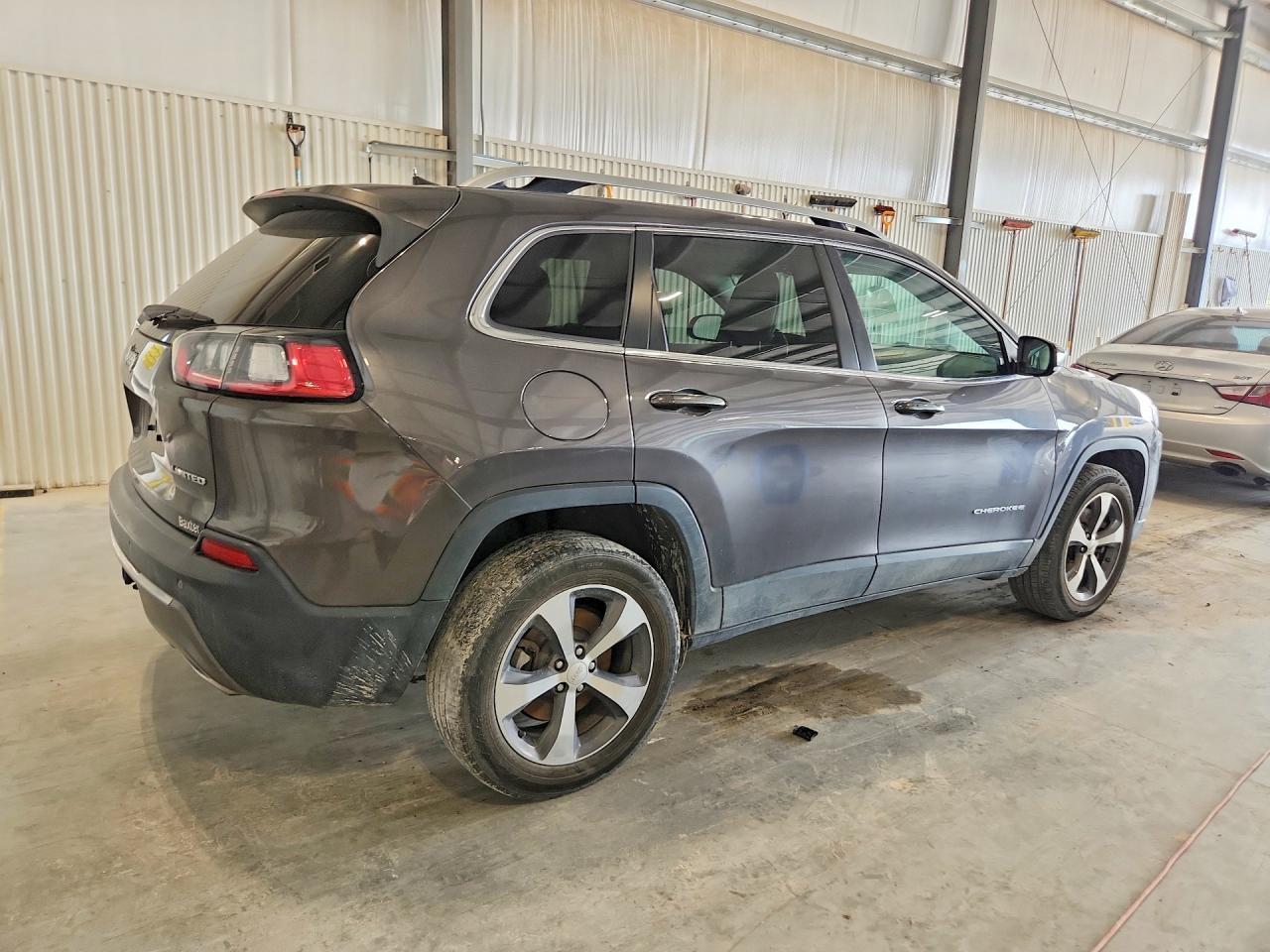 2019 Jeep Cherokee Limited - Image 3