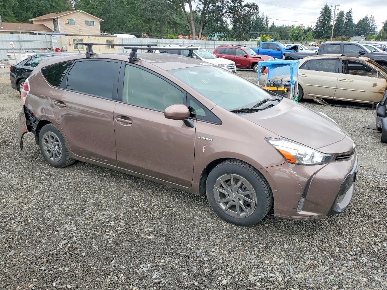 2017 Toyota Prius V Four - Фото 4