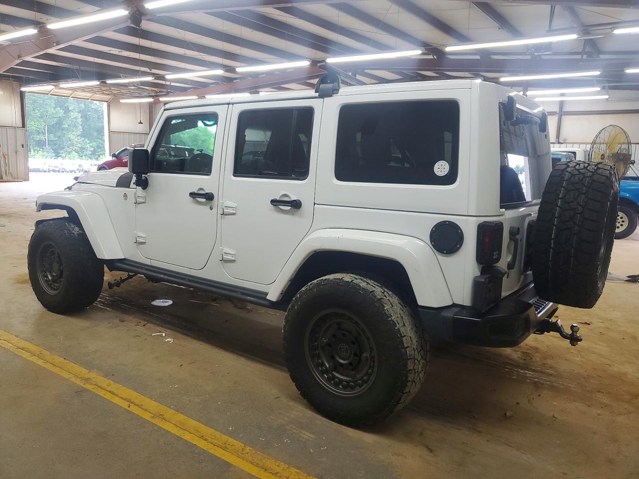 2015 Jeep Wrangler Unlimited Rubicon - Image 2