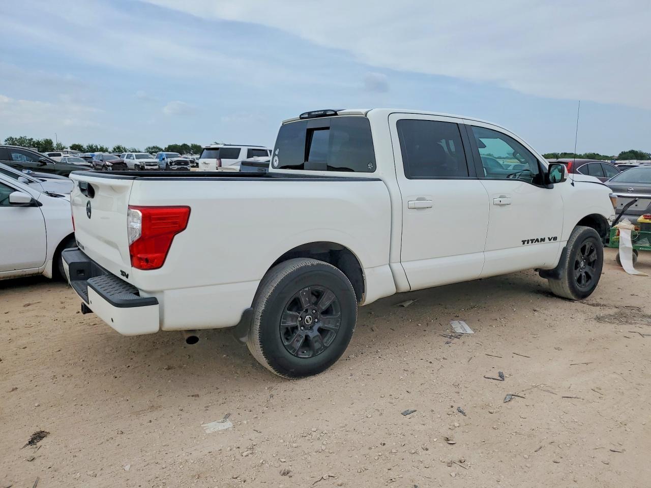 2020 Nissan Titan Sv - Image 3