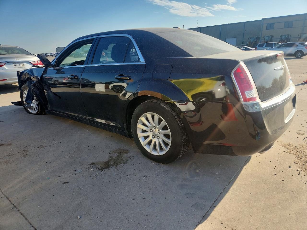 2014 Chrysler 300 - Фото 2