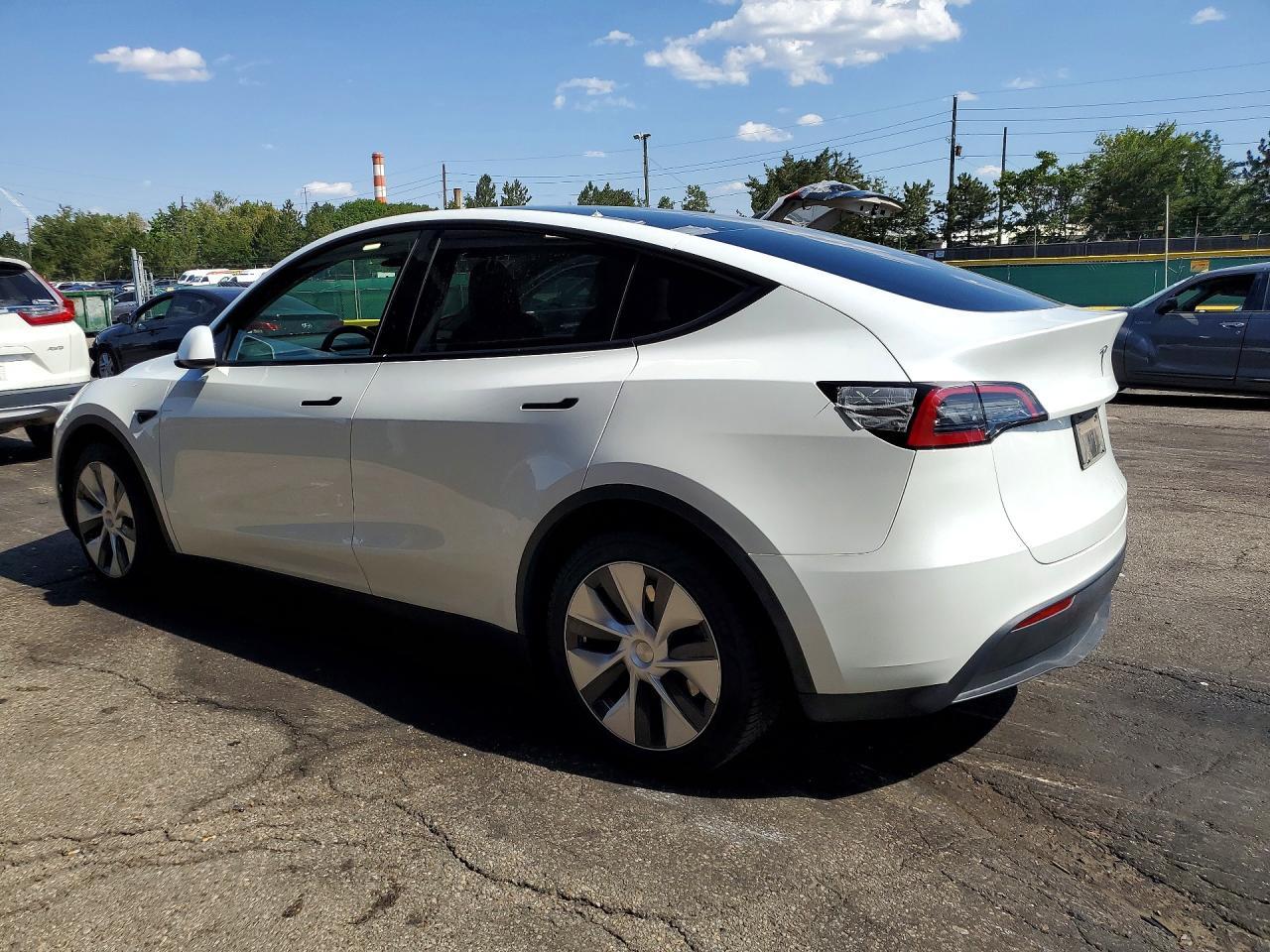 2023 Tesla Model Y - Фото 2