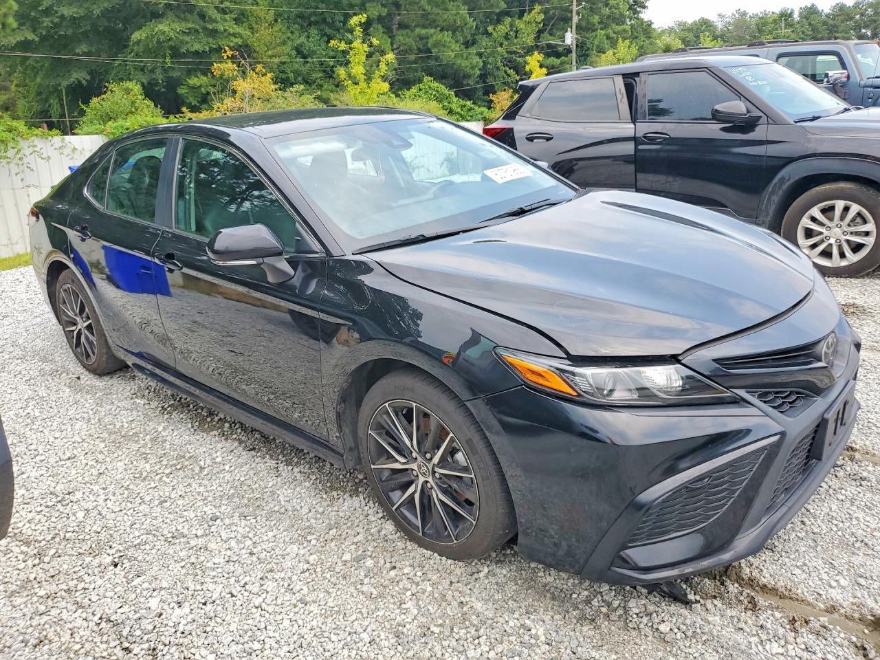2024 Toyota Camry Se - Image 4
