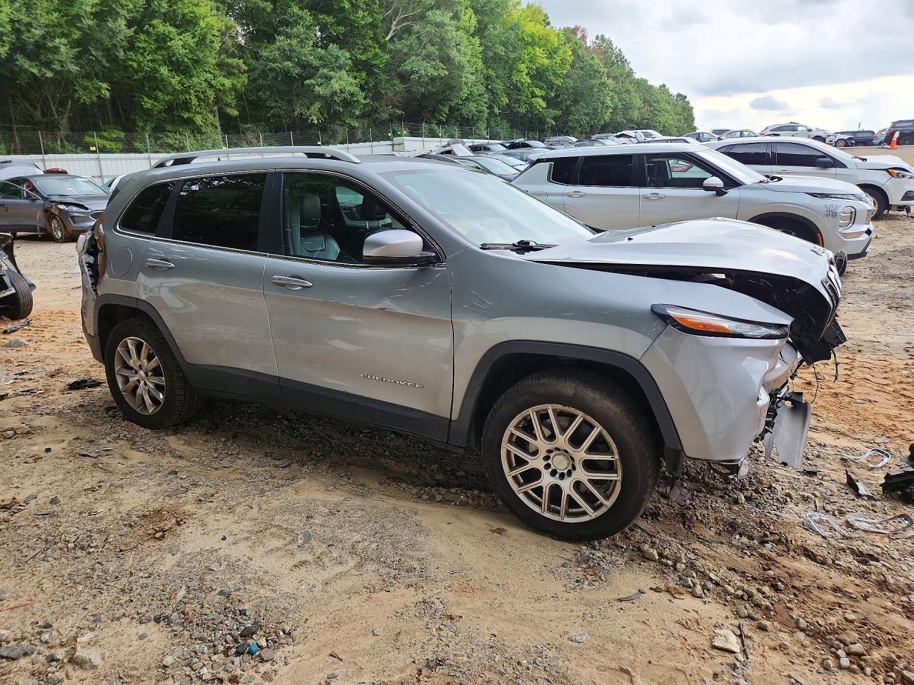 2016 Jeep Cherokee Limited - Image 4
