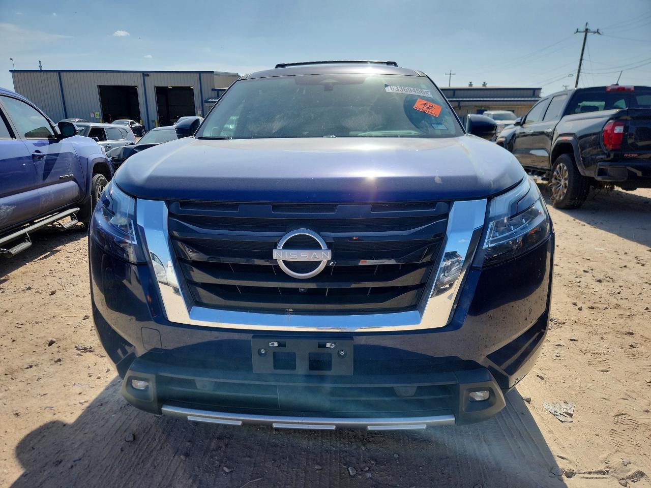 2022 Nissan Pathfinder Sl - Фото 5