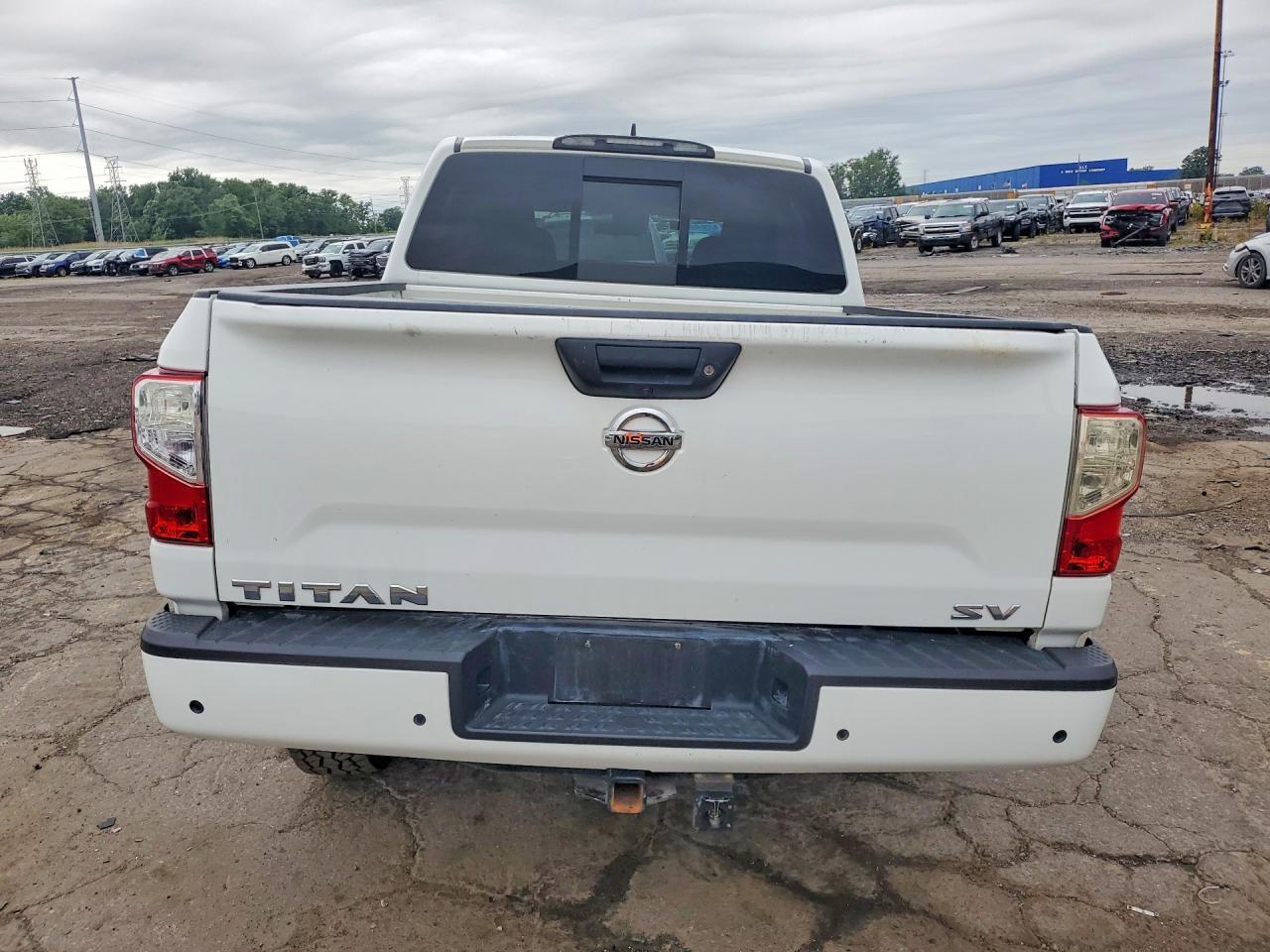 2022 Nissan Titan S - Image 6