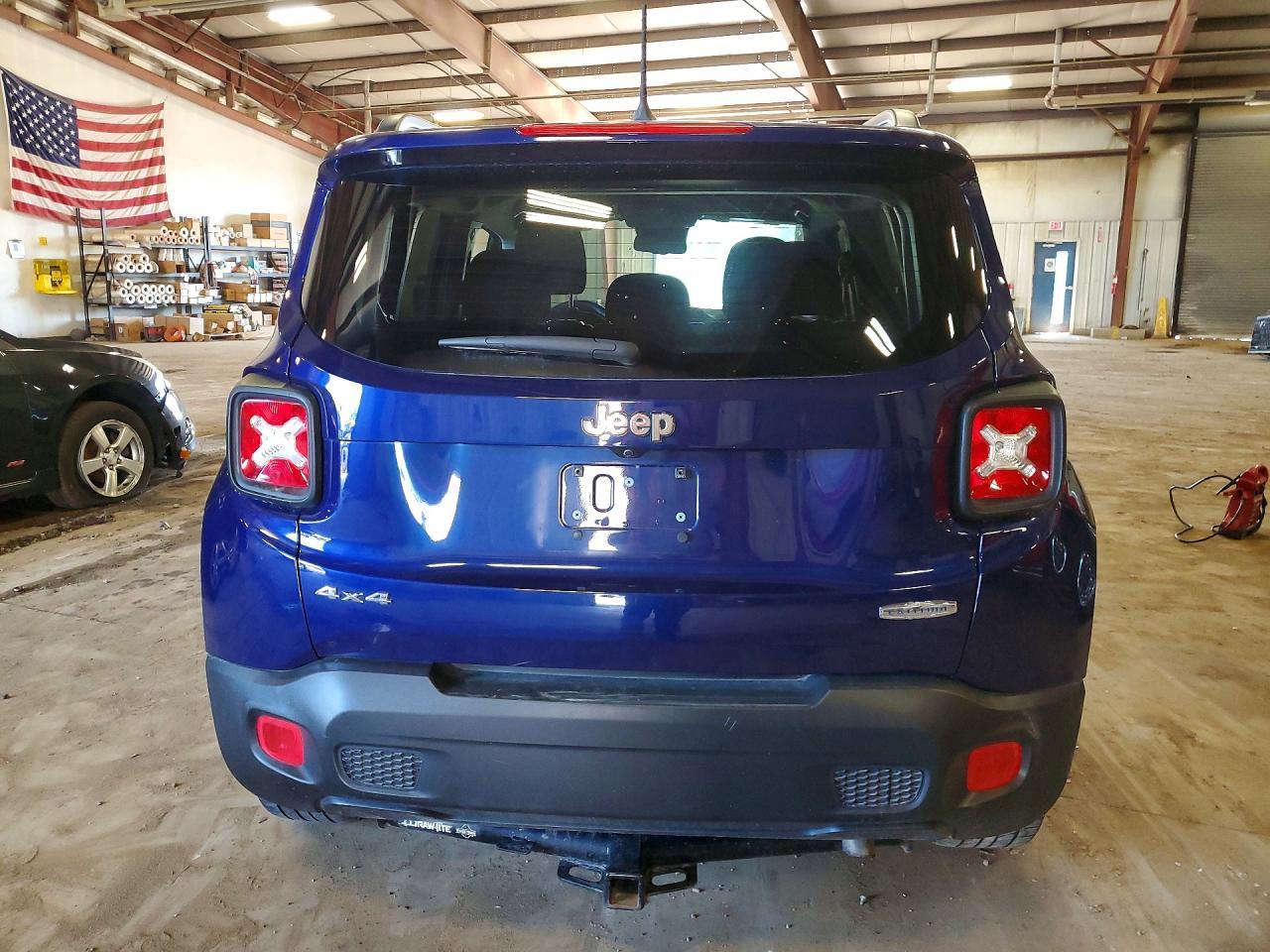 2016 Jeep Renegade Latitude - Image 6