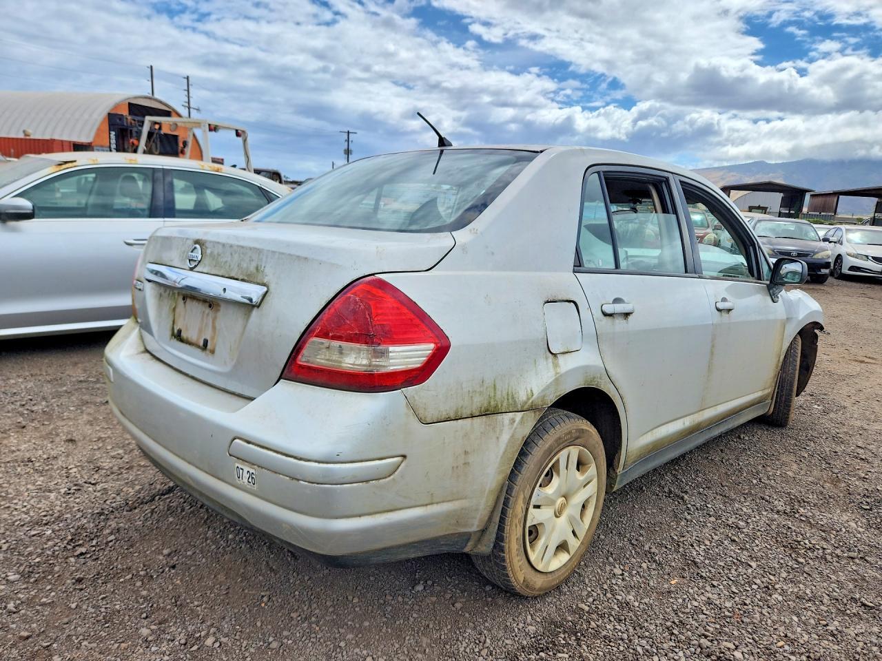 2011 Nissan Versa 1.8 S - Фото 3
