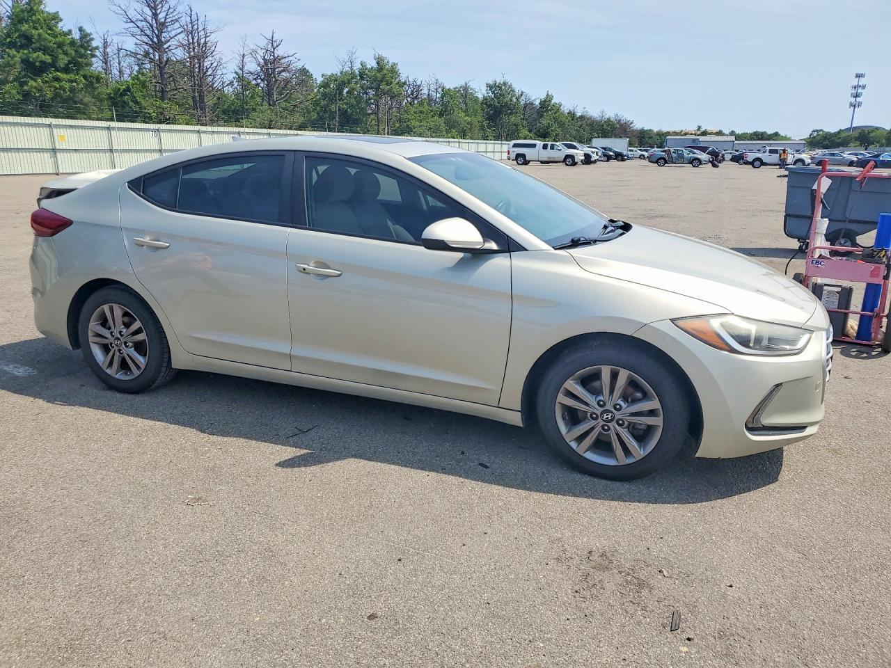 2018 Hyundai Elantra Value Edition - Фото 4