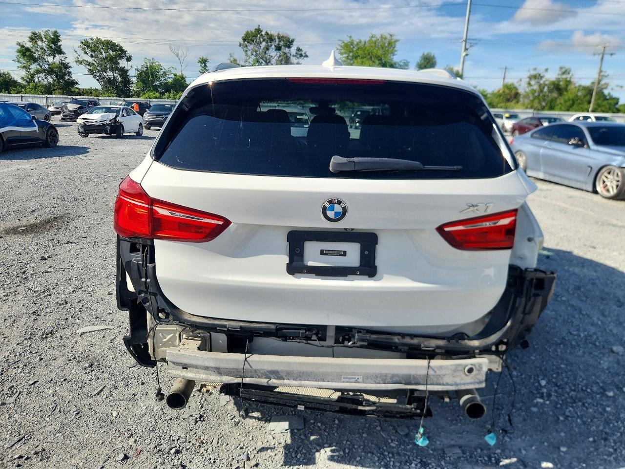 2017 BMW X1 xDrive28I - Фото 6