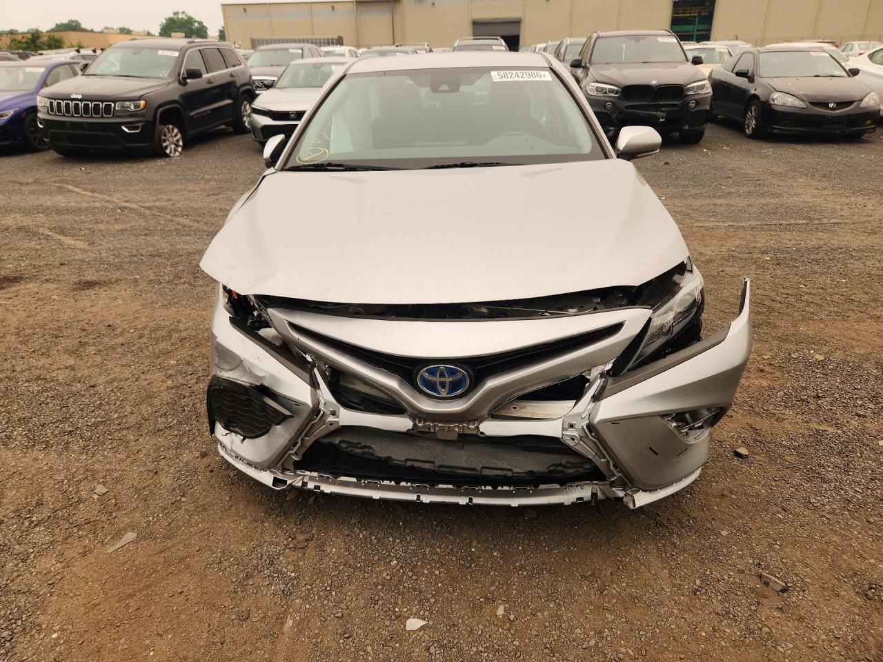 2022 Toyota Camry Hybrid Se - Фото 5