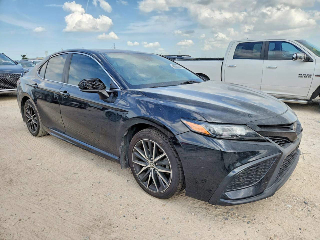 2021 Toyota Camry Se - Image 4