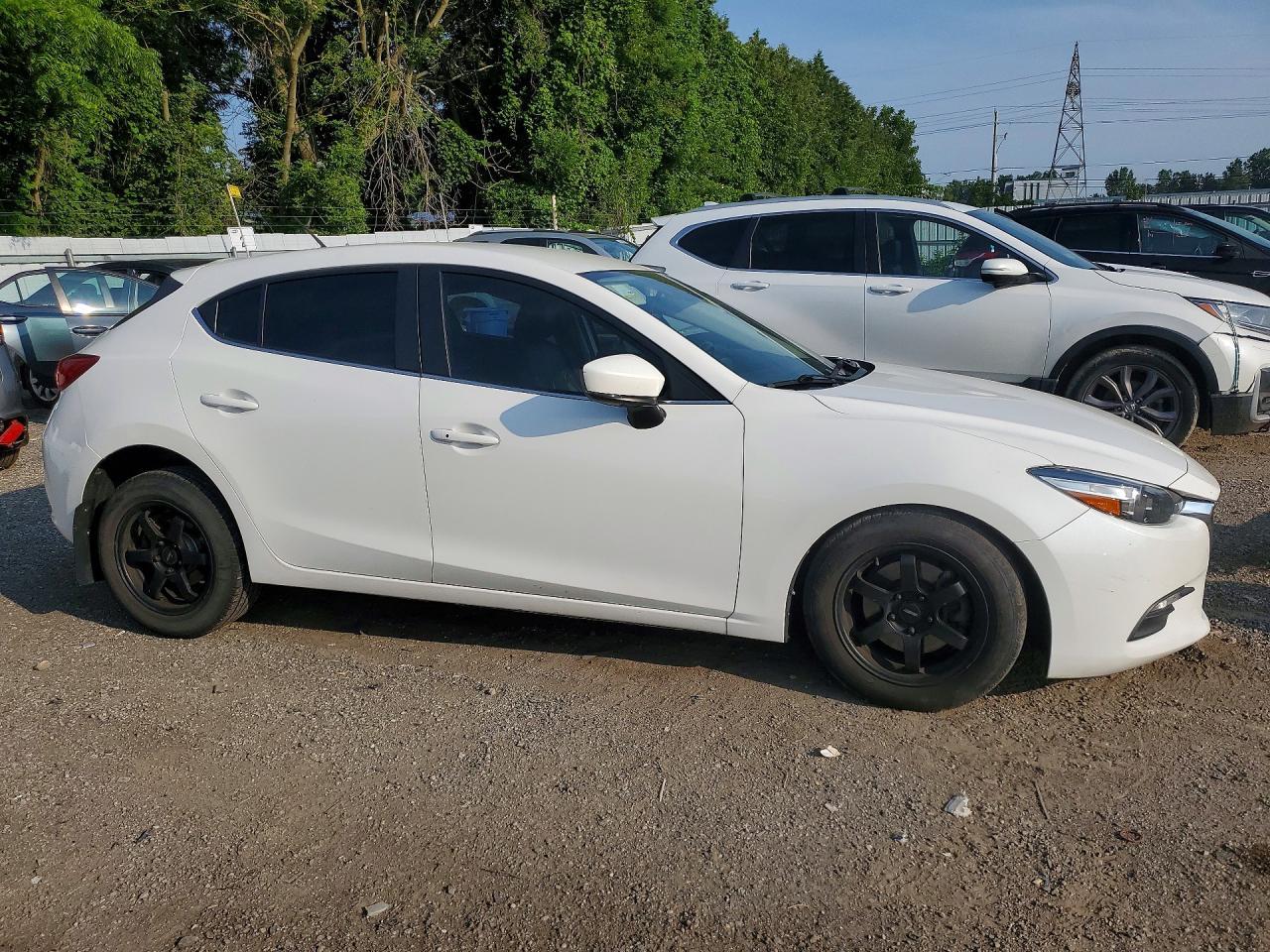 2018 Mazda 3 Touring - Image 4