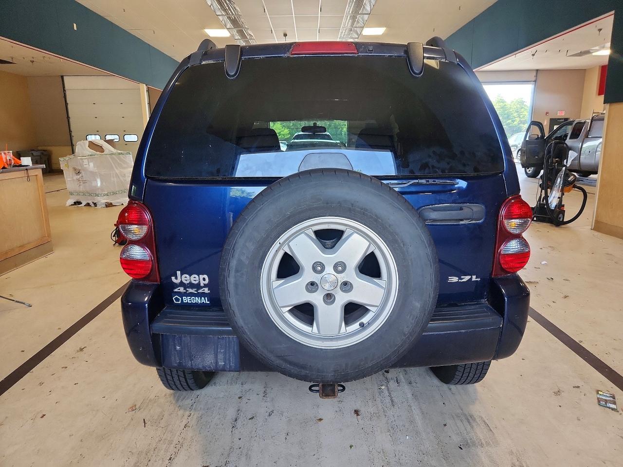 2006 Jeep Liberty Sport - Фото 6