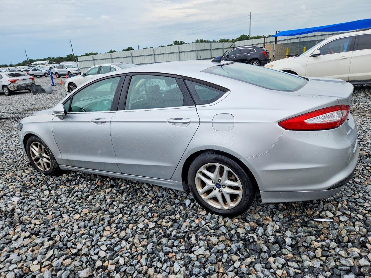2015 Ford Fusion Se - Фото 2