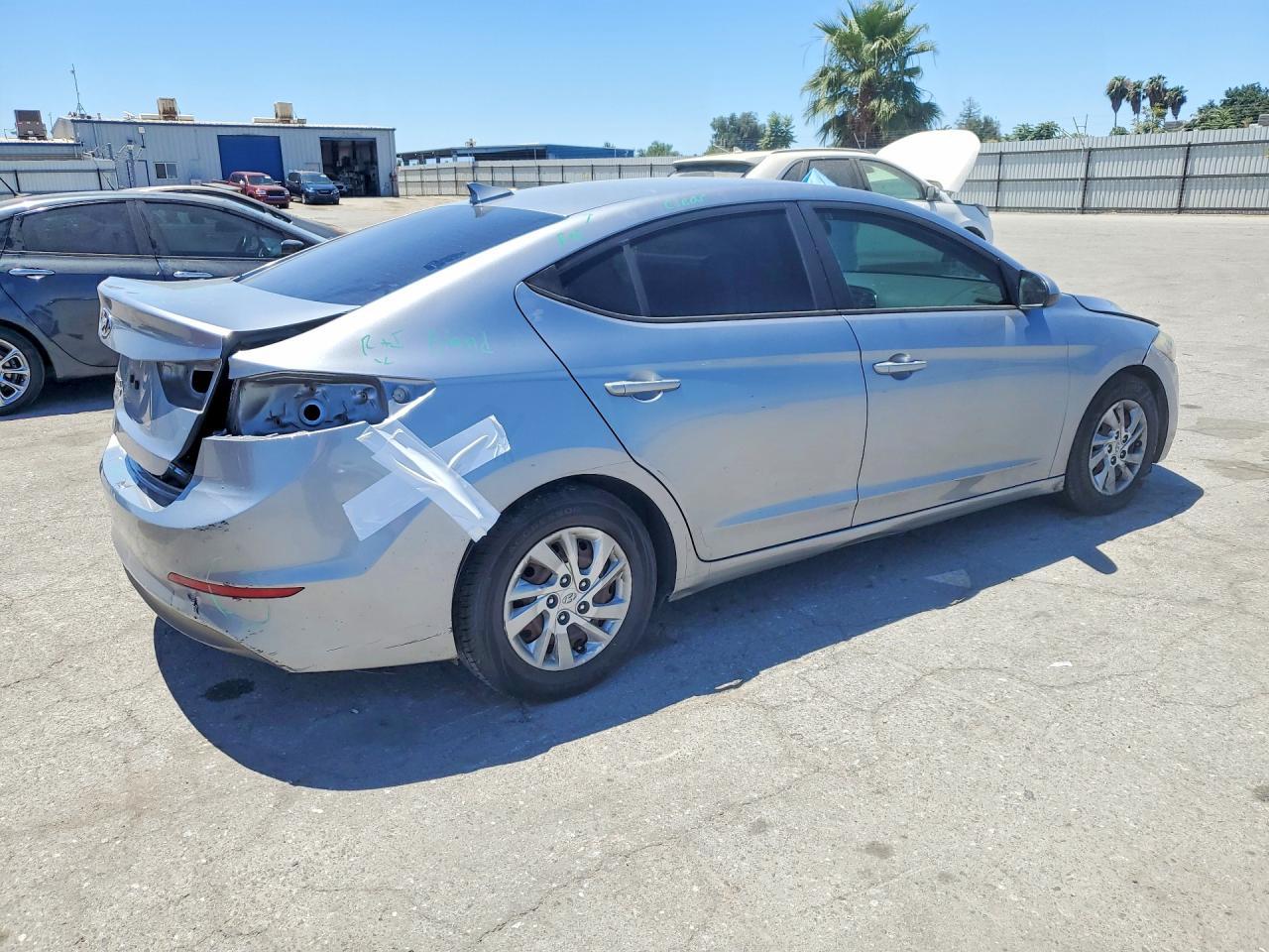 2017 Hyundai Elantra Se - Image 3