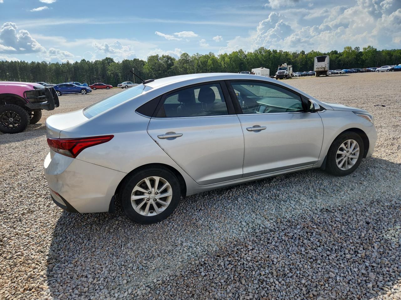 2020 Hyundai Accent Sel - Image 3