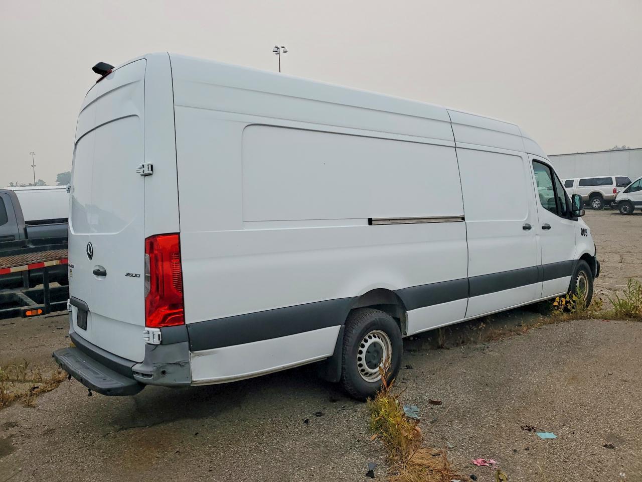 2021 Mercedes-Benz Sprinter 2500 Delivery Van - Фото 3
