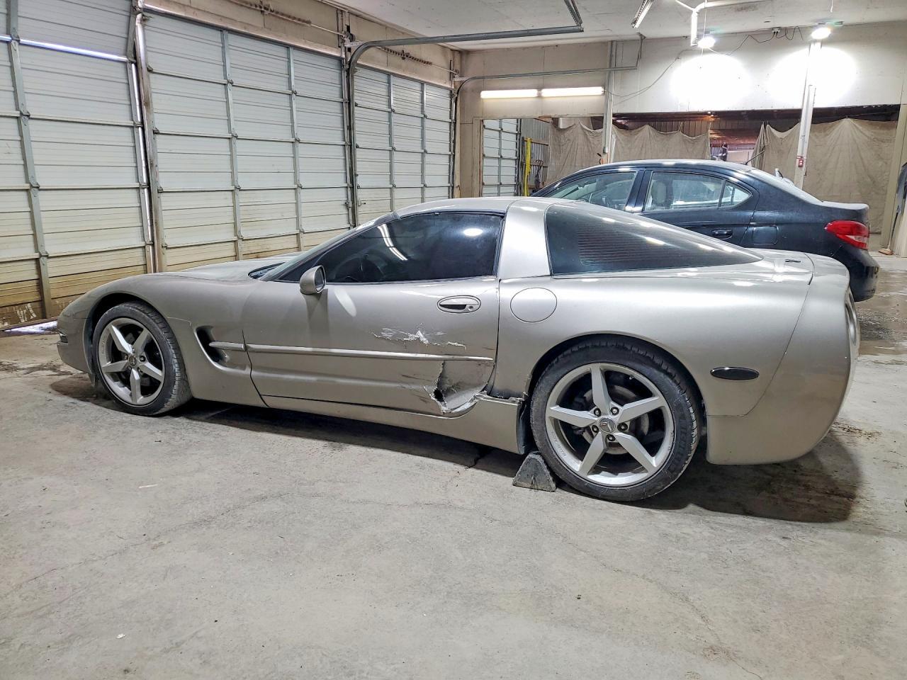 2001 Chevrolet Corvette - Image 2