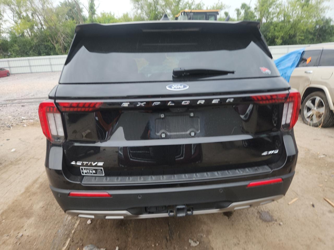 2025 Ford Explorer Active - Image 6