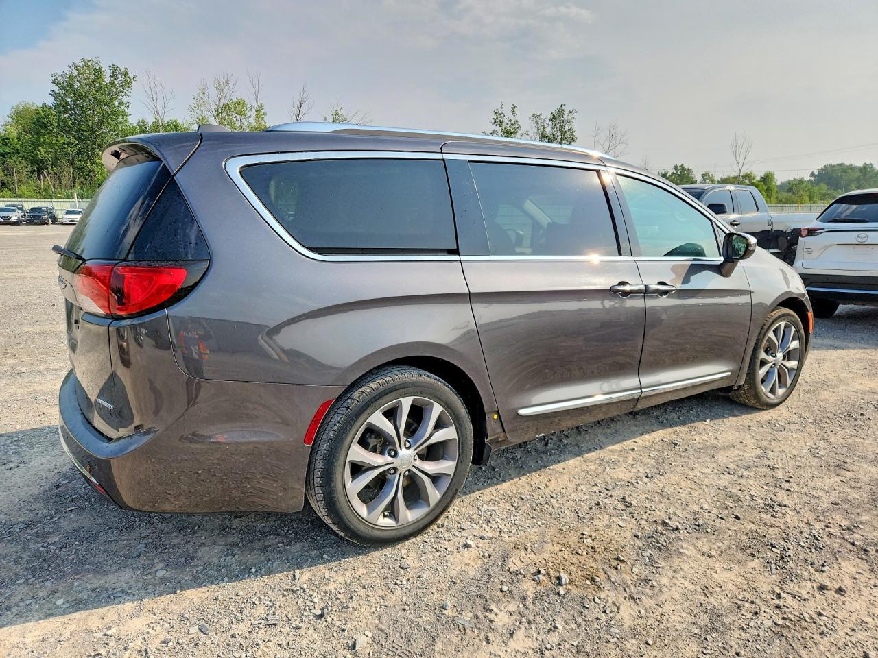 2018 Chrysler Pacifica Limited - Фото 3