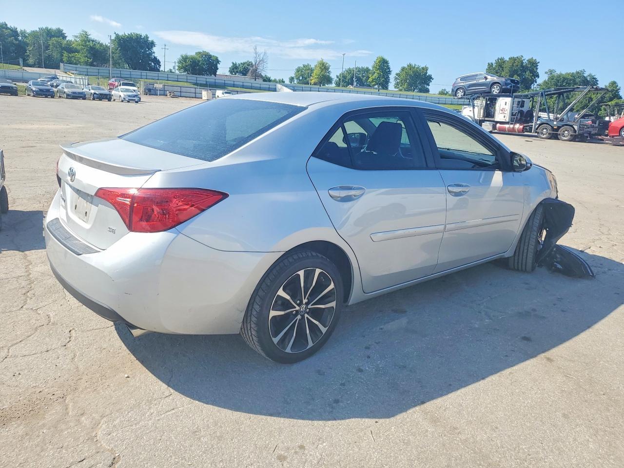 2018 Toyota Corolla Se - Фото 3