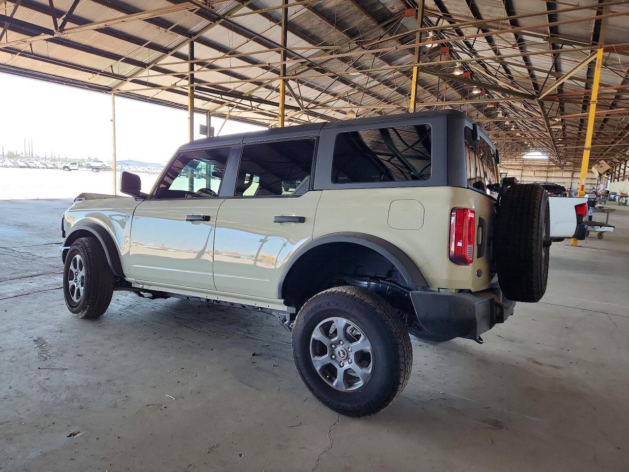 2025 Ford Bronco Big Bend - Image 2