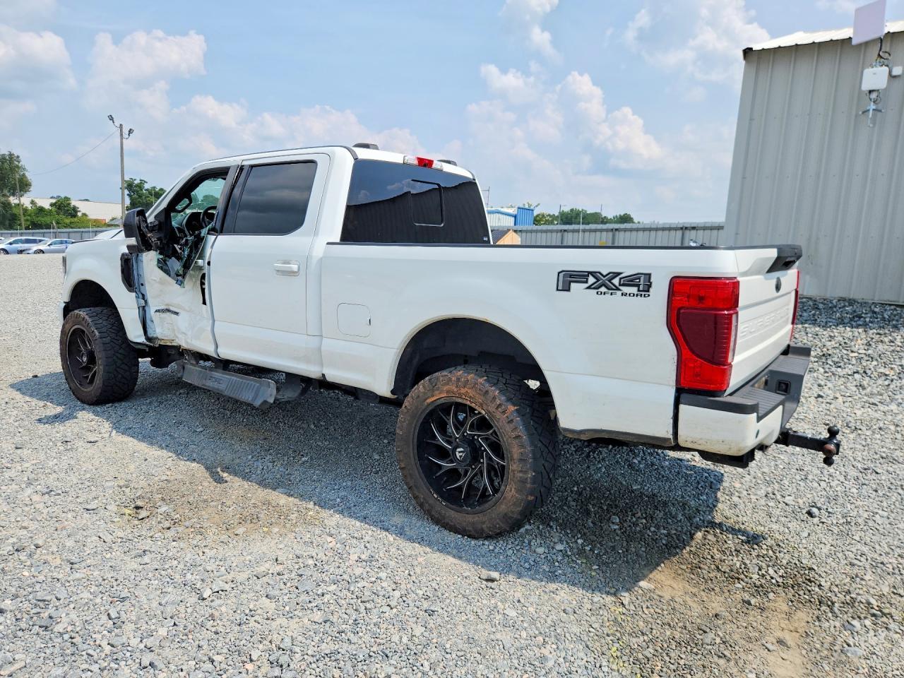 2022 Ford F250 Super Duty - Image 2