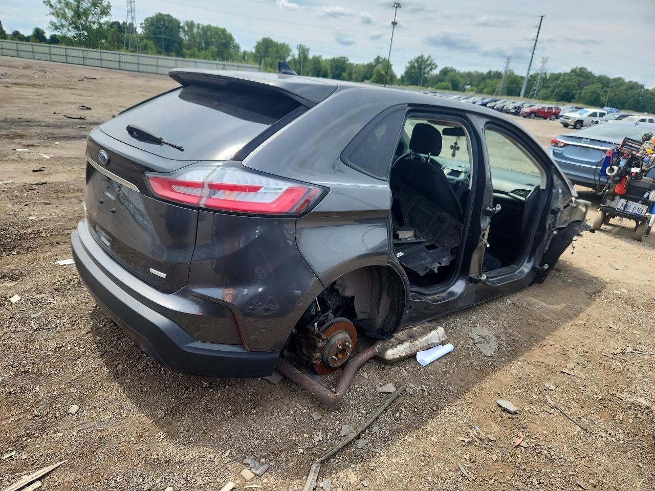 2019 Ford Edge Se - Фото 3