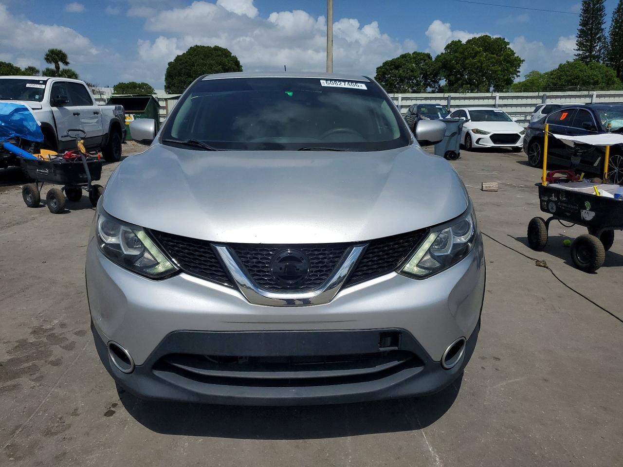2017 Nissan Rogue Sport S - Image 5