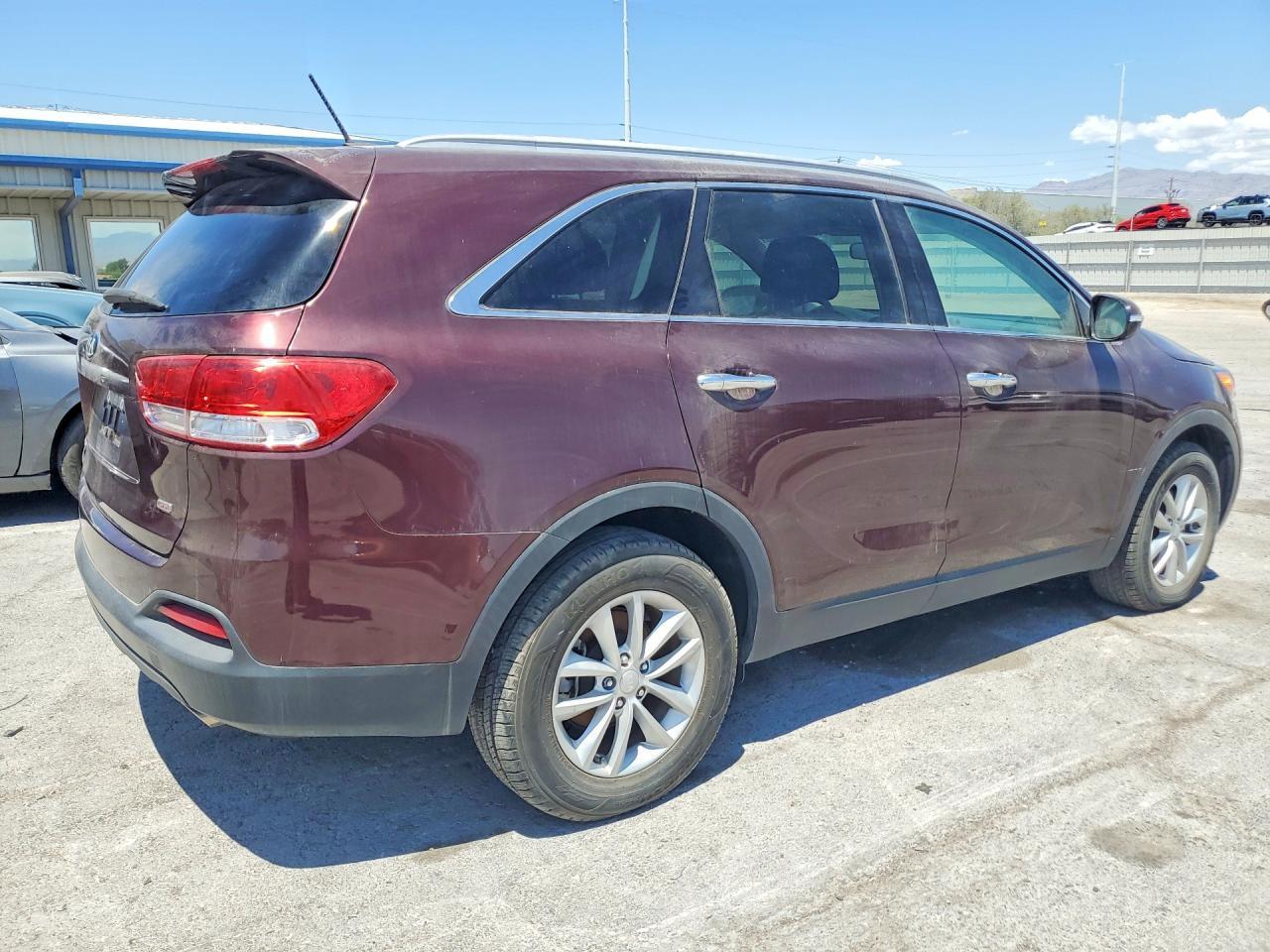 2017 Kia Sorento - Image 3