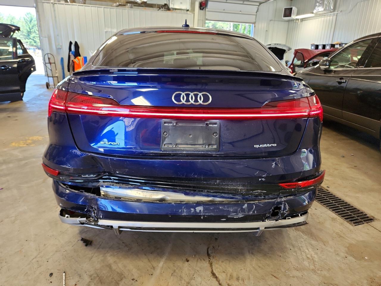 2022 Audi E-Tron Sportback Premium - Фото 6