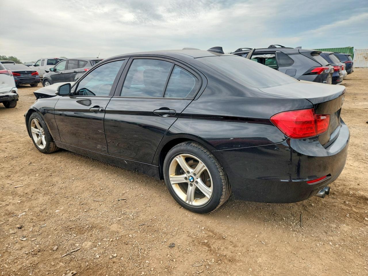 2014 BMW 328 I - Фото 2