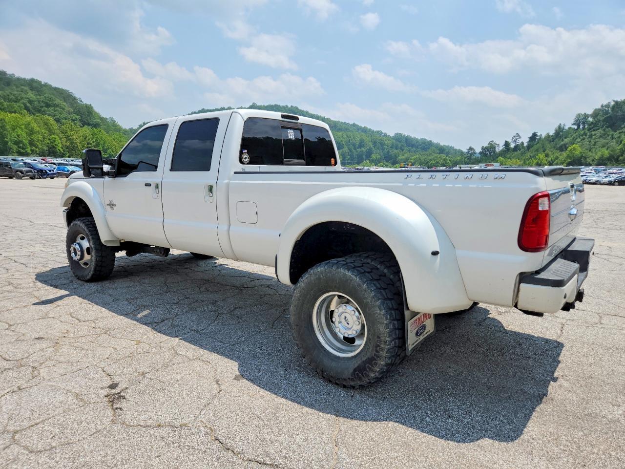 2015 Ford F350 Super Duty - Фото 2