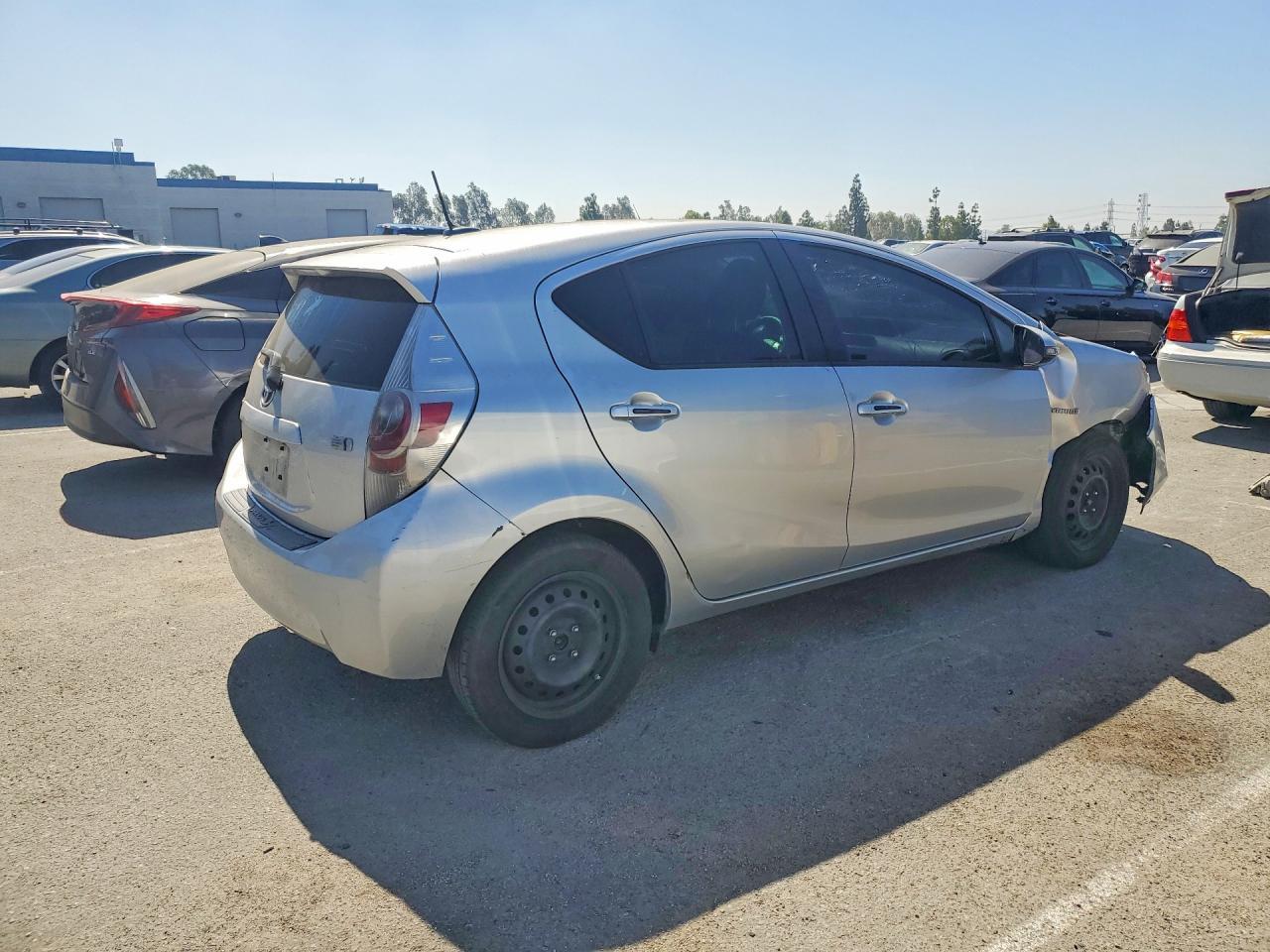 2012 Toyota Prius C Three - Фото 3