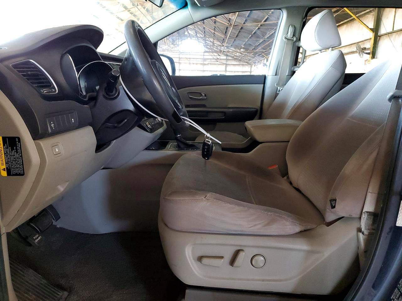 2015 Kia Sedona Lx - Фото 7