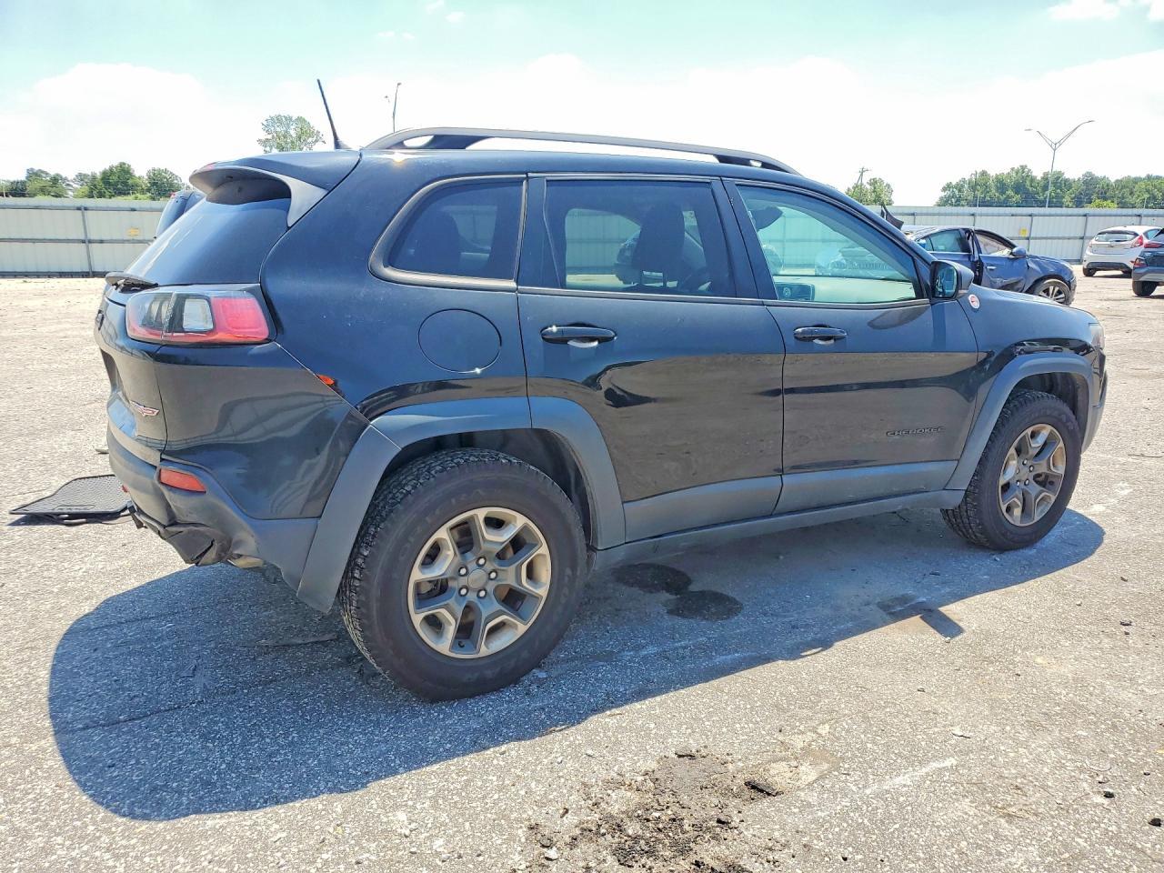 2019 Jeep Cherokee Trailhawk - Image 3