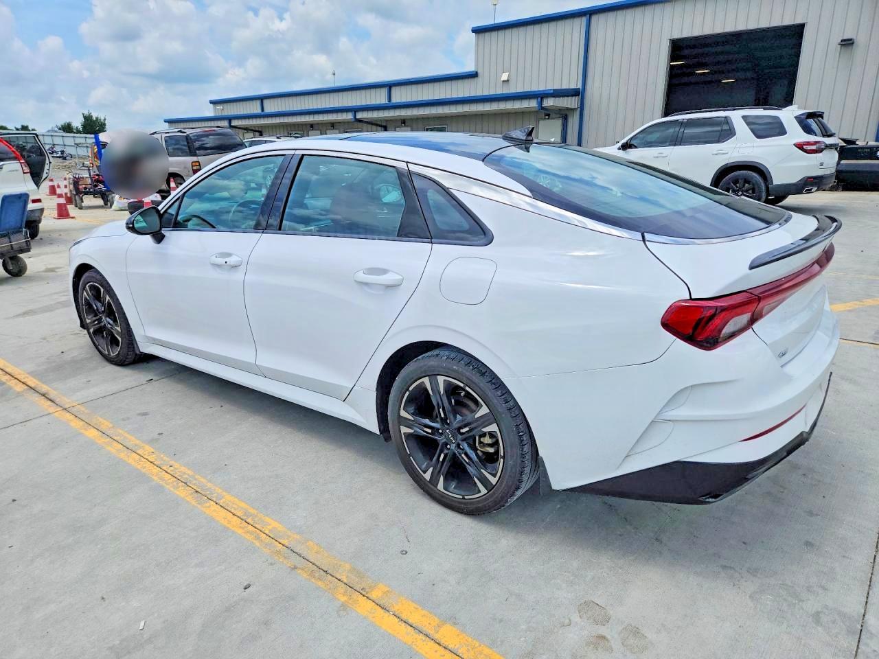 2022 Kia K5 Gt Line - Фото 2