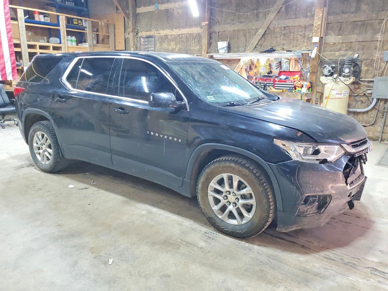 2018 Chevrolet Traverse Ls - Image 4