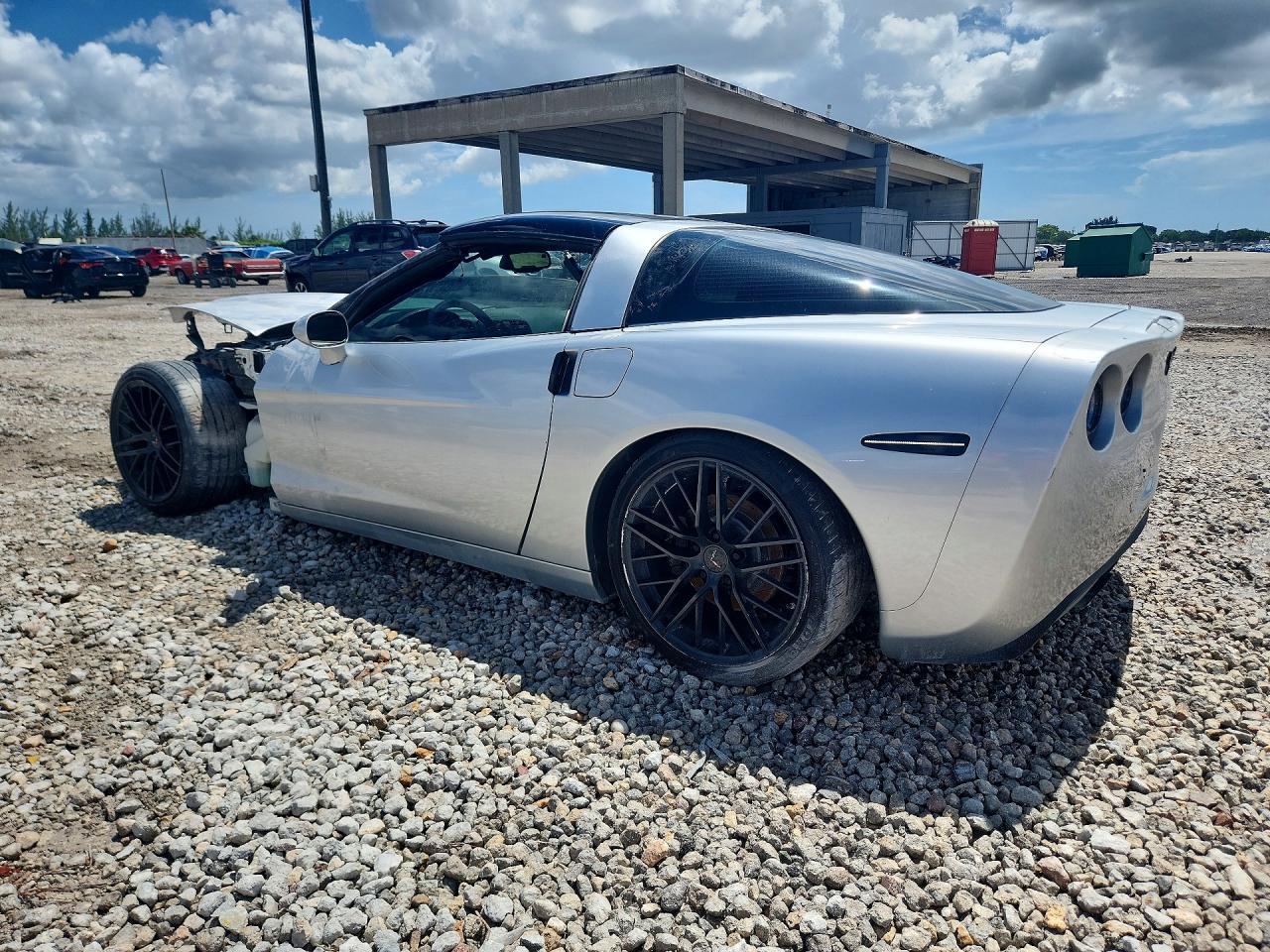 2013 Chevrolet Corvette - Фото 2