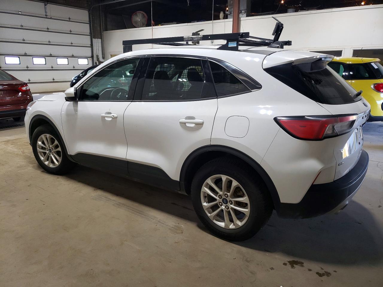 2020 Ford Escape Se - Фото 2