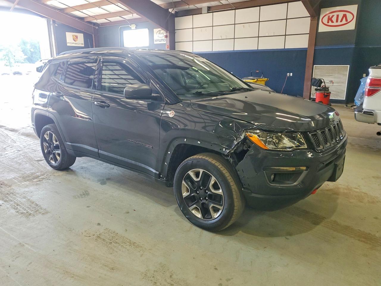 2017 Jeep Compass Trailhawk - Image 4