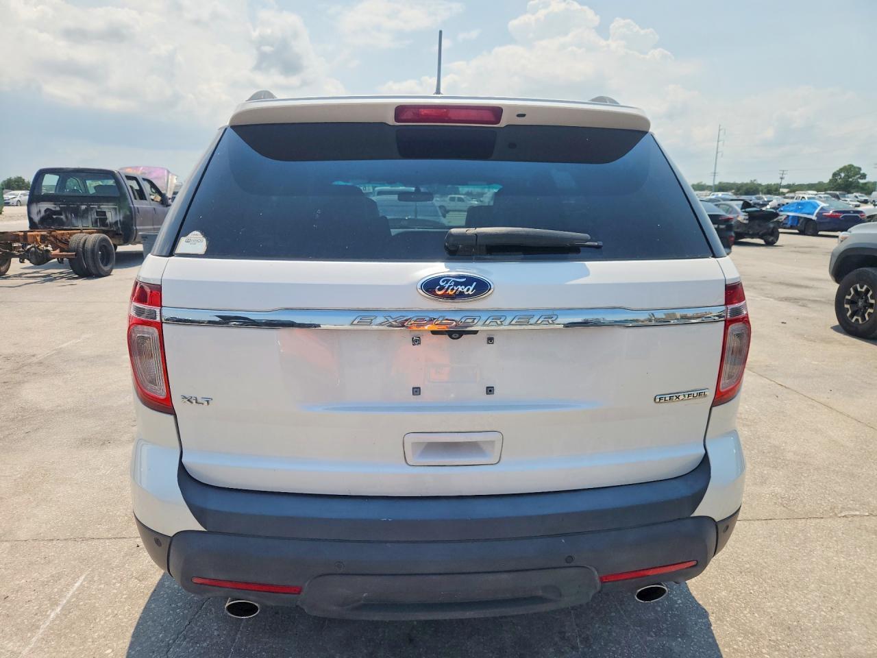2015 Ford Explorer Xlt - Фото 6