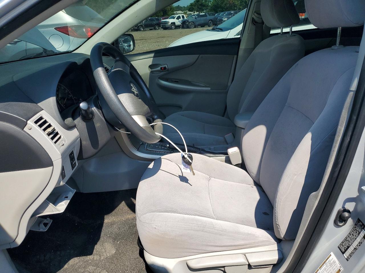 2011 Toyota Corolla Le - Фото 7