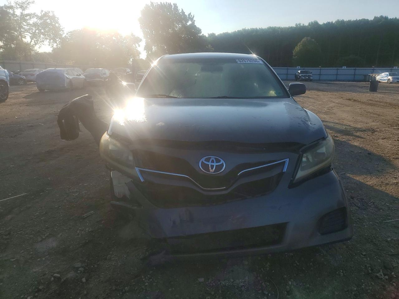2011 Toyota Camry Le - Image 5