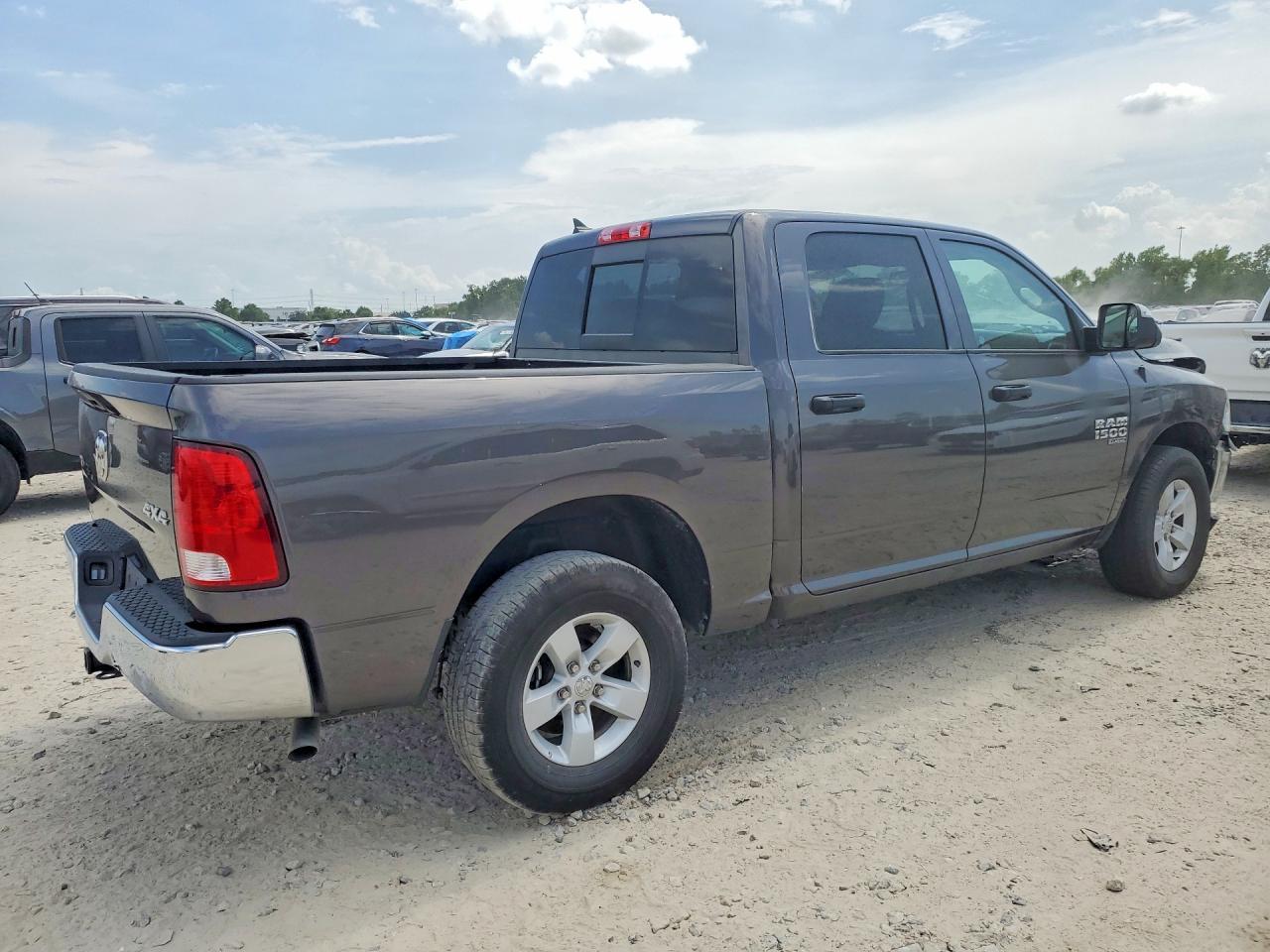 2023 Ram 1500 Classic Slt - Фото 3